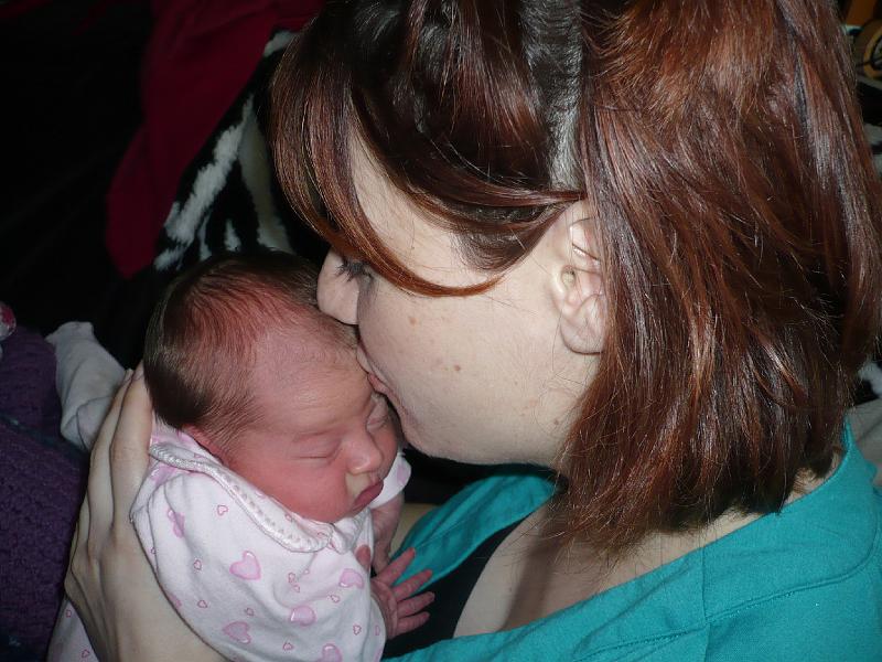 Hailee6th24 004.jpg - A kiss from Bekah for sweet Hailee